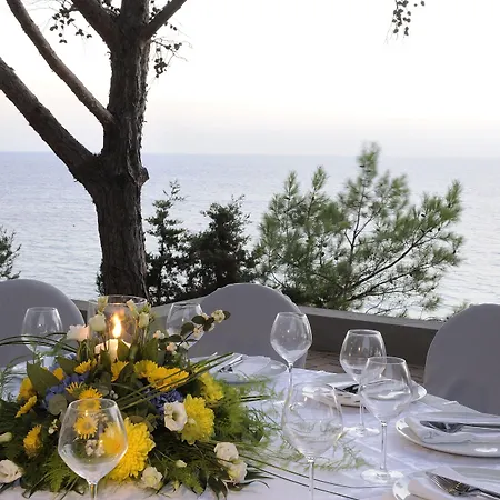 Otel White Rocks Kefalonia 4*